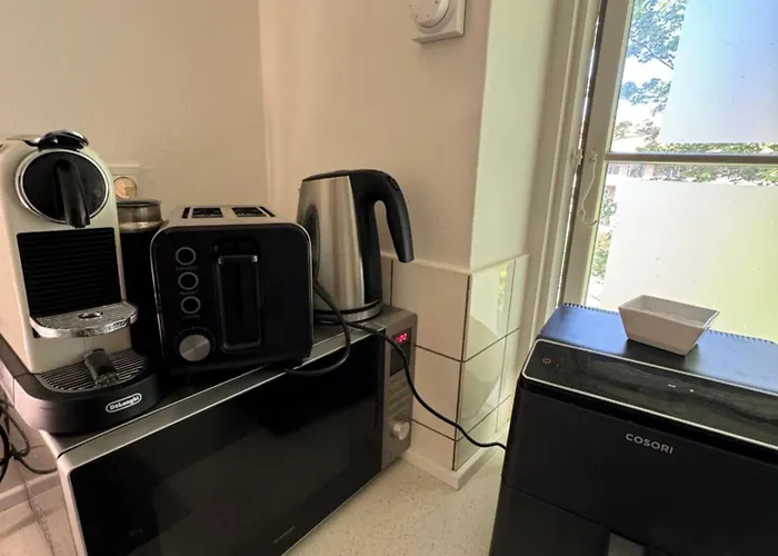 Near Downtown Cozy *